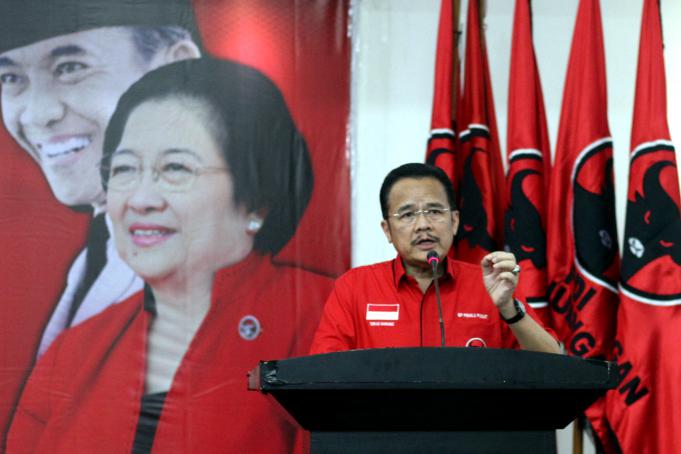 Ketua Badan Pemenangan Pemilu PDI-P Teras Narang saat memberikan sambutan pada pembukaan Rakornas Badan Pemenangan Pemilu di DPP PDI Perjuangan, Lenteng Agung, Jakarta Selatan, Kamis (26/5)