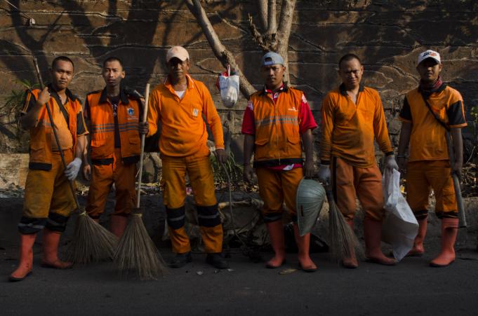 Berfoto bersama sebelum melaksanakan tugas sehari-hari di Jakarta.