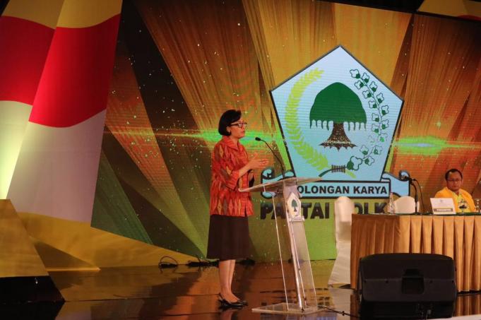 Menteri Keungan RI, Sri Mulyani, menjadi pembicara pada acara gelar pertemuan Nasional Partai Golkar di Hotel Sultan, Jakarta, Selasa (27/9)