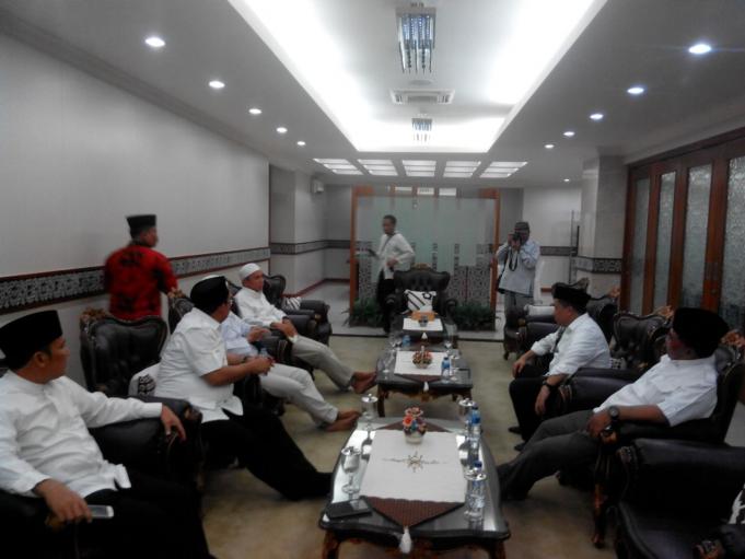 Beberapa Tokoh politik dan Anggota DPR berkumpul di Istiqlal untuk mengikuti aksi 4 November