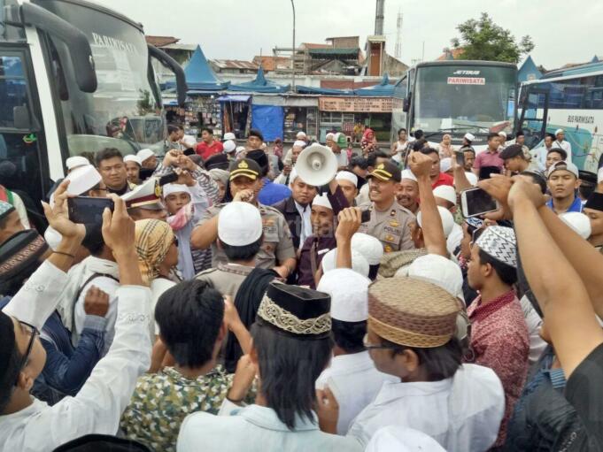 masyarakat surabaya berangkat aksi 212