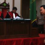 Gubernur Non Aktif Basuki Tjahaja Purnama Menghadiri sidang Lanjutan Kasus Dugaan Penistaan Agama di Auditorium Kementrian Pertanian, Jakarta, Selasa, 31 Januari 2016. Sidang lanjutan yang ke delapan ini diagendakan mendengarkan keterangana saksi salah satunya ketua MUI, Ma'aruf Amin dan anggota KPUD DKI Jakarta Dahlia. Pool/JP/Seto Wardhana