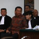 Gubernur Non Aktif Basuki Tjahaja Purnama Menghadiri sidang Lanjutan Kasus Dugaan Penistaan Agama di Auditorium Kementrian Pertanian, Jakarta, Selasa, 31 Januari 2016. Sidang lanjutan yang ke delapan ini diagendakan mendengarkan keterangana saksi salah satunya ketua MUI, Ma'aruf Amin dan anggota KPUD DKI Jakarta Dahlia. Pool/JP/Seto Wardhana