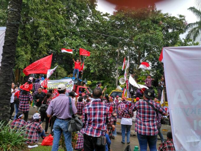 Massa Pendukung Ahok Berjoget (Dok Aktual/Teuku Wildan)