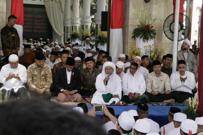 Jokowi Hadiri Maulid Nabi Muhammad SAW di Pekalongan