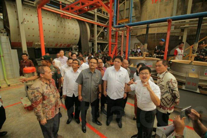 Peresmian pabrik keramik milik PT Arwana Citramulia Tbk yang baru didirikan di Mojokerto, Jawa Timur