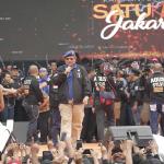 Ketua Umum Partai Demokrat Susilo Bambang Yudhoyono bersama pasangan calon Gubernur dan Wakil Gubernur DKI Jakarta no urut satu, Agus Harimurti Yudhoyono - Sylviana Murni saat menghadiri kampanye akbar Satukan Jakarta di Lapangan Soemantri Brodjonegoro, Jakarta, Sabtu (11/2). Kampanye akbar ini bertujuan untuk menyatukan tekad, hati, pikiran dan perjuangan untuk Pilgub DKI pada 15 Februari 2017. AKTUAL/Tino Oktaviano