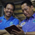 Petugas gabungan BNN dan Bea Cukai berhasil mengamankan lima orang anak buah kapal yang membawa 13,56 kg methampetamine (sabu) serta satu orang warga negara Malaysia tewas saat penangkapan karena melakukan perlawanan, AKTUAL/Munzir