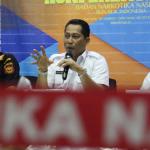 Dalam jumpa persnya Badan Narkotika Nasional (BNN) berhasil mengungkap pengiriman sabu asal Malaysia sebanyak 21 kg melalui perbatasan oleh jaringan lembaga pemasyarakatan (lapas) Pontianak Kalimantan Barat. Petugas mengamankan 6 orang pelaku masing-masing berinsial BW alias Planet, H alias Iyan, GV alias Valen, N alias Nonot, DH alias Mangap dan S alias Ahmad. AKTUAL/Munzir