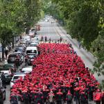 Ribuan buruh yang tergabung dalam Konfederasi Serikat Pekerja Indonesia (KSPI) melakukan aksi long march menuju Istana Merdeka, Jakarta, Senin (6/2/2017). Dalam aksinya ribuan buruh Konfederasi Serikat Pekerja Indonesia (KSPI) menolak keberadaan Tenaga Kerja Asing (TKA) China Ilegal. AKTUAL/Munzir