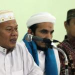 Sekretaris Jenderal Forum Umat Islam (FUI) Muhammad Al Khaththath (kiri) bersama Ketua Umum FPI Ust. Ahmad Shobri Lubis (kedua kiri) saat menggelar jumpa persnya di Gedung Dewan Dakwah, Jakarta, Kamis (9/2/2017). Dalam jumpa persnya Forum Umat Islam (FUI) rencana Aksi 112 Sabtu 11 Februari 2017 "Spirit 212" tetap akan dilakukan dan tidak ada pembatalan Aksi 112 karena tidak ada satupun undang-undang yang dilanggar. AKTUAL/Munzir