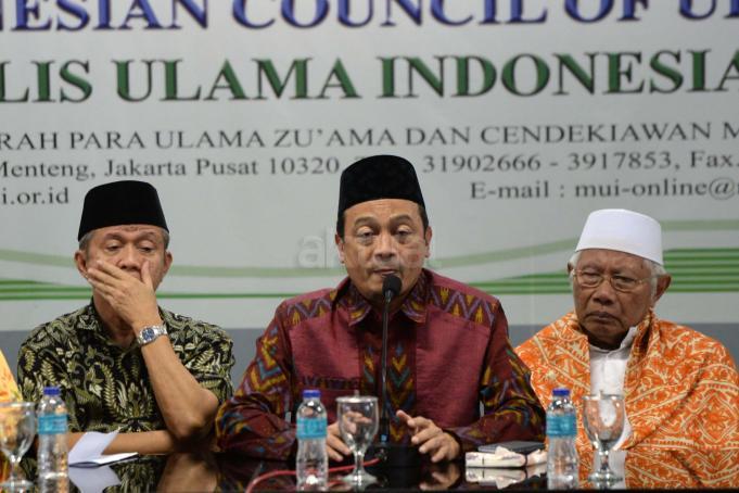 Ketua GNPF - MUI Ustadz Bachtiar Nasir (tengah) dan bersama para pimpinan ormas Islam menggelar jumpa pers di kantor MUI Pusat, Jakarta, Jumat (3/2/2017). Dalam jumpa persnya Gerakan Nasional Pengawal Fatwa Majelis Ulama Indonesia (GNPF-MUI) mengecam keras kepada terdakwa kasus penodaan agama oleh Basuki Tjahja Purnama (Ahok) dan penasihat hukumnya atas sikap penghinaan mereka terhadap ulama khususnya KH. Makruf Amin dan menuntut agar terdakwa Basuki Tjahja Purnama (Ahok) ditahan selama proses hukum dan dihukum maksimal atas perbuatannya. AKTUAL/Munzir