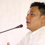 Dalam jumpa persnya Wakil Sekretaris Jenderal (Wasekjen) DPP Partai Golkar, Ace Hasan Syadzily, kami tunggu klarifikasi kepada yang bersangkutan. Klarifikasi ini tujuannya meminta penjelasan kepada yang bersangkutan. Sekaligus nanti DPP sesuai aturan itu mengambil kebijakan. AKTUAL/Munzir