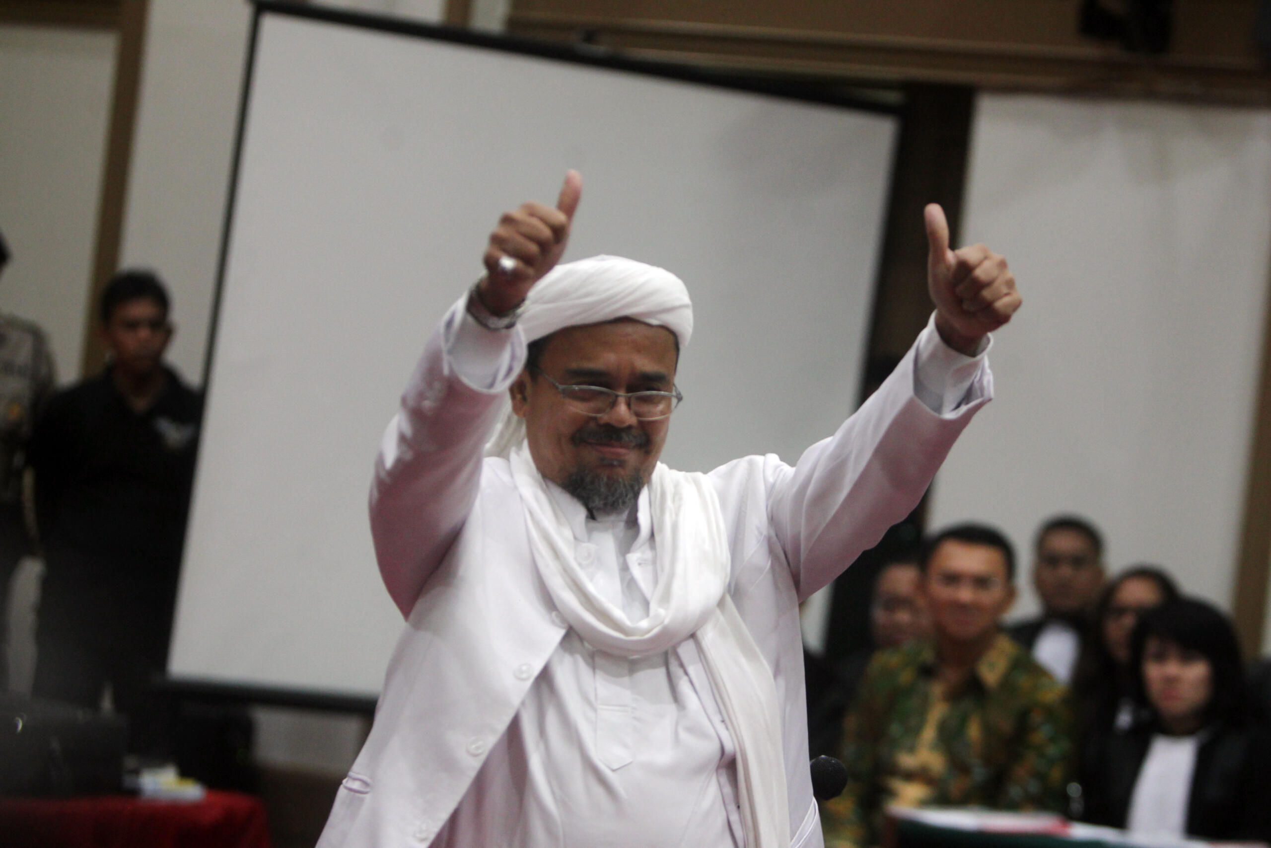 Mengupas Kasus Chatting Firza Husain Dan Habib Rizieq Sihab - Aktual.com