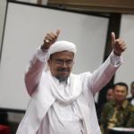 Ketua Umum FPI Habib Muhammad Rizieq Shihab menjadi saksi di persidangan ke-12 kasus dugaan penistaan agama dengan terdakwa Gubernur DKI Jakarta, Basuki T Purnama (Ahok) yang digelar oleh Pengadilan Negeri Jakarta Utara di Auditorum Kementerian Pertanian, Jakarta, Selasa (28/2/17). Pada sidang ke-12 kali ini Jaksa Penuntut Umum (JPU) menghadirkan dua saksi ahli yaitu Ketua Umum FPI, Habib Riziek Shihab dan Ahli pidana dari MUI, Abdul Chair Ramadhan. Sindonews.com-POOL/Isra Triansyah