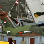 Helikopter Agusta Westland (AW) 101 terparkir dengan dipasangi garis polisi di Hanggar Skadron Teknik 021 Pangkalan Udara Halim Perdanakusuma, Jakarta Timur, Kamis (9/2). KASAU Marsekal TNI Hadi Tjahjanto telah membentuk tim investigasi untuk meneliti proses perencanaan, pengadaan dan menelisik pengiriman helikopter tersebut. ANTARA FOTO/Widodo S. Jusuf/POOL/17.