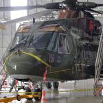Helikopter Agusta Westland (AW) 101 terparkir dengan dipasangi garis polisi di Hanggar Skadron Teknik 021 Pangkalan Udara Halim Perdanakusuma, Jakarta Timur, Kamis (9/2). KASAU Marsekal TNI Hadi Tjahjanto telah membentuk tim investigasi untuk meneliti proses perencanaan, pengadaan dan menelisik pengiriman helikopter tersebut. ANTARA FOTO/Widodo S. Jusuf/POOL/17.