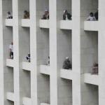 Ratusan Ribu Umat Muslim bergabung mengikuti aksi massa aksi 112 yang terus berdatangan memadati Masjid Istiqlal, Jakarta Pusat, Sabtu (11/2). Masih banyak massa yang baru datang untuk mengikuti salat subuh berjamaah, tausiyah dan zikir. Massa datang seraya mengumandangkan salawat. AKTUAL/Tino Oktaviano