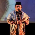Dewan Syuro PUI sekaligus Gubernur Jawa Barat Ahmad Heryawan menyampaikan sambutan dan puisi dalam acara TERJEBAK, di Gedung Pusat Perfilman Usmar Ismail, Kuningan, Jakarta Selatan, Kamis (16/2/2017) malam. AKTUAL/HO