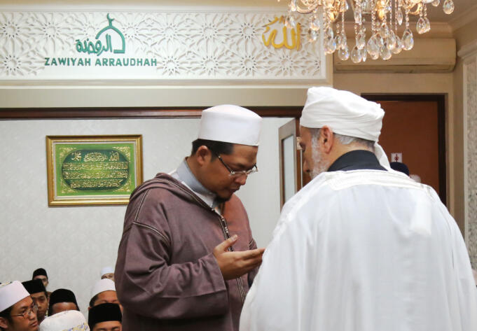 Acara pembacaan kitab amin al-I'lam bi anna attasawwuf min syariat al-islam karangan syekh Abdullah Siddiq al-Ghumari di Majelis Zawiyah Arraudah, Tebet, Jakarta Selatan, Sabtu (28/1/2017). AKTUAL/Tino Oktaviano