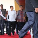 Ketua Dewan Perwakilan Rakyat (DPR) Setya Novanto didampingi oleh Wakil Ketua DPR RI Fahri Hamzah meninjau persiapan pelaksanaan kedatangan Raja Salman Bin Abdulazis di Ruang Paripurna Gedung DPR Komplek Parlemen, Senayan, Jakarta, Selasa (28/2). Raja Arab Saudi Salman bin Abdulaziz al-Saud akan mengunjungi DPR, Kamis (2/3) siang. Pada kesempatan tersebut, Raja Salman akan menyampaikan pidato kurang lebih selama 10 menit menggunakan Bahasa Arab. Sebelum Raja Salman berpidato, Ketua DPR RI Setya Novanto akan menyampaikan pidato terlebih dahulu. AKTUAL/Tino Oktaviano