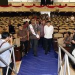 Ketua Dewan Perwakilan Rakyat (DPR) Setya Novanto didampingi oleh Wakil Ketua DPR RI Fahri Hamzah meninjau persiapan pelaksanaan kedatangan Raja Salman Bin Abdulazis di Ruang Paripurna Gedung DPR Komplek Parlemen, Senayan, Jakarta, Selasa (28/2). Raja Arab Saudi Salman bin Abdulaziz al-Saud akan mengunjungi DPR, Kamis (2/3) siang. Pada kesempatan tersebut, Raja Salman akan menyampaikan pidato kurang lebih selama 10 menit menggunakan Bahasa Arab. Sebelum Raja Salman berpidato, Ketua DPR RI Setya Novanto akan menyampaikan pidato terlebih dahulu. AKTUAL/Tino Oktaviano