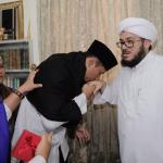 Calon gubernur DKI Jakarta nomor urut satu, Agus Harimurti Yudhoyono (AHY) mengisi masa tenang Pilkada dengan melaksanakan ibadah umrah di Makkah, Minggu, (12/2/2017) bersama para ulama dan habaib dari Jakarta. AKTUAL/TIM AHY/Abror Rizki