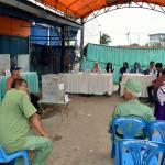 Warga Kampung Akuarium yang tinggal di tenda-tenda darurat memiliki Formulir A5 dan KTP serta KK dapat memberikan hak suara pada Pemilihan Kepala Daerah (Pilkada) DKI Jakarta 2017. AKTUAL/Munzir