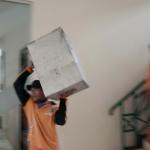 Sejumlah petugas kemacatan mengangkat Kotak Suara di kantor Kecamatan Kebon Jeruk, Jakarta Barat, Senin (13/2/2017). Jumlah kotak suara di Kecamatan Kebon Jeruk, Jakarta Barat yang akan digunakan pada pencoblosan 15 Februari mendatang berjumlah 436 buah. Aktual.com/Munzir.