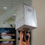 Sejumlah petugas kemacatan mengangkat Kotak Suara di kantor Kecamatan Kebon Jeruk, Jakarta Barat, Senin (13/2/2017). Jumlah kotak suara di Kecamatan Kebon Jeruk, Jakarta Barat yang akan digunakan pada pencoblosan 15 Februari mendatang berjumlah 436 buah. Aktual.com/Munzir.