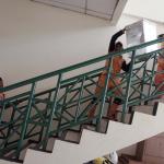 Sejumlah petugas kemacatan mengangkat Kotak Suara di kantor Kecamatan Kebon Jeruk, Jakarta Barat, Senin (13/2/2017). Jumlah kotak suara di Kecamatan Kebon Jeruk, Jakarta Barat yang akan digunakan pada pencoblosan 15 Februari mendatang berjumlah 436 buah. Aktual.com/Munzir.