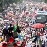 Ratusan ribu umat Islam melakukan aksi long march menuju ke Masjid Istiqal, Jakarta, Sabtu (11/2/2017). Kegiatan aksi 112 ini digelar di Masjid Istiqlal dengan agenda zikir dan tausiyah nasional, Aktual.com/Munzir.