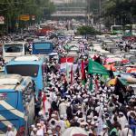 Ratusan ribu umat Islam melakukan aksi long march menuju ke Masjid Istiqal, Jakarta, Sabtu (11/2/2017). Kegiatan aksi 112 ini digelar di Masjid Istiqlal dengan agenda zikir dan tausiyah nasional, Aktual.com/Munzir.
