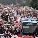 Ratusan ribu umat Islam melakukan aksi long march menuju ke Masjid Istiqal, Jakarta, Sabtu (11/2/2017). Kegiatan aksi 112 ini digelar di Masjid Istiqlal dengan agenda zikir dan tausiyah nasional, Aktual.com/Munzir.