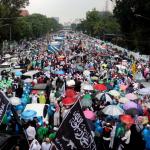 Ratusan ribu umat Islam melakukan aksi long march menuju ke Masjid Istiqal, Jakarta, Sabtu (11/2/2017). Kegiatan aksi 112 ini digelar di Masjid Istiqlal dengan agenda zikir dan tausiyah nasional, Aktual.com/Munzir.