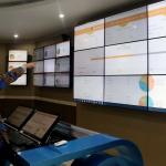 Komisioner KPU RI Ferry Kurnia Rizkiyansyah memantau hasil perhitungan Pilkada Serentak di ruang monitoring KPU RI, Jakarta, Kamis (16/2/2017). Pemantauan dilakukan dalam rangka mengetahui hasil real count sementara berdasarkan scaning c1 disetetiap TPS 101 daerah pilkada. AKTUAL/Munzir