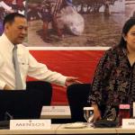 Menteri Koordinator Bidang Pembangunan Manusia dan Kebudayaan (Menko PMK) Puan Maharani memimpin Rapat Koordinasi (Rakor) tingkat menteri didampingi Menteri Sosial Khofifah Indar Parawansa, Gubernur Bank Indonesia Agus D.W. Martowardojo dan Ketua Dewan Komisioner OJK Muliaman D. Hadad di Kantor Kemenko PMK, Jakarta, Senin (6/2/2017). Rakor tersebut membahas mengenai Bantuan Pangan Non Tunai 2017. AKTUAL/Munzir