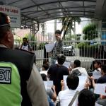 Aksi pencari suaka geruduk Kantor UNHCR. Mereka meminta kejelasan kepada UNHCR terkait kepengurusan administrasi agar dapat menetap di negara pihak ketiga. AKTUAL/Munzir