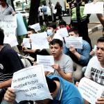 Aksi pencari suaka geruduk Kantor UNHCR. Mereka meminta kejelasan kepada UNHCR terkait kepengurusan administrasi agar dapat menetap di negara pihak ketiga. AKTUAL/Munzir