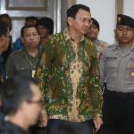 Pemimpin Front Pembela Islam (FPI) Rizieq Shihab saat mengikuti di Gedung Kementerian Pertanian, Jakarta Selatan, Selasa (28/2). Sidang ke-12 perkara penodaan agama dengan terdakwa Gubernur DKI Jakarta Basuki Tjahaja Purnama (Ahok) menghadirkan dua orang saksi ahli dari Jaksa Penuntut Umum, Pemimpin Front Pembela Islam (FPI) Rizieq Shihab dan ahli hukum pidana dari Majelis Ulama Indonesia (MUI) Abdul Choir Ramadhan. Media Indonesia-Pool/MI/RAMDANI