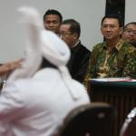 Pemimpin Front Pembela Islam (FPI) Rizieq Shihab saat mengikuti di Gedung Kementerian Pertanian, Jakarta Selatan, Selasa (28/2). Sidang ke-12 perkara penodaan agama dengan terdakwa Gubernur DKI Jakarta Basuki Tjahaja Purnama (Ahok) menghadirkan dua orang saksi ahli dari Jaksa Penuntut Umum, Pemimpin Front Pembela Islam (FPI) Rizieq Shihab dan ahli hukum pidana dari Majelis Ulama Indonesia (MUI) Abdul Choir Ramadhan. Media Indonesia-Pool/MI/RAMDANI