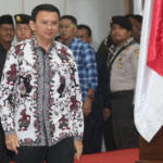 Terdakwa kasus dugaan penistaan Agama Basuki Tjahaja Purnama atau Ahok memasuki ruang sidang di Auditorium Kementerian Pertanian, Jakarta, Senin (13/2). Dalam sidang ke-10 kasus penitasan agama tersebut Jaksa Penuntut Umum rencananya menghadirkan 4 saksi ahli. Media Indonesia-Pool/RAMDANI