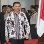 Terdakwa kasus dugaan penistaan Agama Basuki Tjahaja Purnama atau Ahok memasuki ruang sidang di Auditorium Kementerian Pertanian, Jakarta, Senin (13/2). Dalam sidang ke-10 kasus penitasan agama tersebut Jaksa Penuntut Umum rencananya menghadirkan 4 saksi ahli. Media Indonesia-Pool/RAMDANI