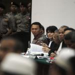 Terdakwa kasus penistaan agama Gubernur DKI Jakarta non aktif Basuki Tjahaja Purnama atau Ahok kembali menjalani persidangan ke-9 yang digelar Pengadilan Negeri Jakarta Utara (PN Jakut) di ruang sidang di Auditorium Kementan, Jakarta. Selasa (7/2/17). Persidangan kali ini beragendakan mendengarkan keterangan dua saksi fakta dan satu saksi ahli dari MUI. Foto/sindonews.com-Pool/Isra Triansyah