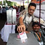 Sosialisasi serta simulasi pemungutan dan penghitungan suara pilkada itu untuk mengajak masyarakat menggunakan hak suara pada pilkada serentak di 101 daerah termasuk DKI Jakarta pada 15 Februari mendatang. AKTUAL/Munzir