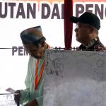 Sosialisasi serta simulasi pemungutan dan penghitungan suara pilkada itu untuk mengajak masyarakat menggunakan hak suara pada pilkada serentak di 101 daerah termasuk DKI Jakarta pada 15 Februari mendatang. AKTUAL/Munzir