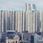 Pemerintah telah menyusun dan membahas Rencana Pendapatan dan Belanja Negara (RAPBN) 2017. Disebutkan, belanja pemerintah pusat mencapai Rp1.310,4 triliun, hampir sama dengan APBNP 2016 sebesar Rp1.306,7 triliun. Belanja pemerintah pusat ini akan meliputi tiga fokus pekerjaan diantaranya mendukung pembangunan infrastruktur, pengurangan kesenjangan dan kemiskinan, serta penciptaan lapangan kerja. AKTUAL/Munzir