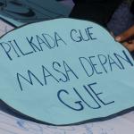 Sejumlah mahasiswa yang tergabung dalam Kesatuan Mahasiswa Muslim Indonesia (KAMMI) melakukan aksi kawal Pilkada DKI 2017 di Jakarta, Minggu (5/2/2017). Dalam aksi tersebut mereka mengajak masyarakat DKI mengawal Pilkada DKI. AKTUAL/Munzir