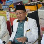 Presiden PKS Mohamad Sohibul Iman (tengah) didampingi Sekjen PKS, Mustafa Kamal (kanan) dan Kabid Humas PKS, Ledia Hanifa, saat jumpa awak media setelah penutupan Rapat Koordinasi Nasional (Rakornas) 2017 di Depok, Jawa Barat, Rabu (8/3/2017). Rakornas PKS 2017 menghasilkan 10 keputusan strategis, salah satunya adalah mengawal dan memenangkan Pasangan Anies-Sandi pada Pilgub DKI Jakarta dengan menggerakkan seluruh mesin pemenangan dan jaringan PKS. AKTUAL/PKS