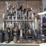 Suasana pameran keris di Kompleks Parlemen, Senayan, Jakarta, Rabu (15/3/2017). DPR bersama komunitas dari Bali dan Lombok gelar pameran keris hingga 17 Maret 2017 mendatang. AKTUAL/Tino Oktaviano